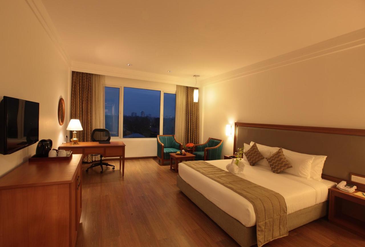 Monsoon Empress Kochi Hotell Exteriör bild