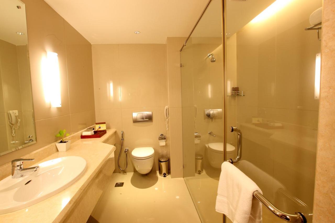 Monsoon Empress Kochi Hotell Exteriör bild