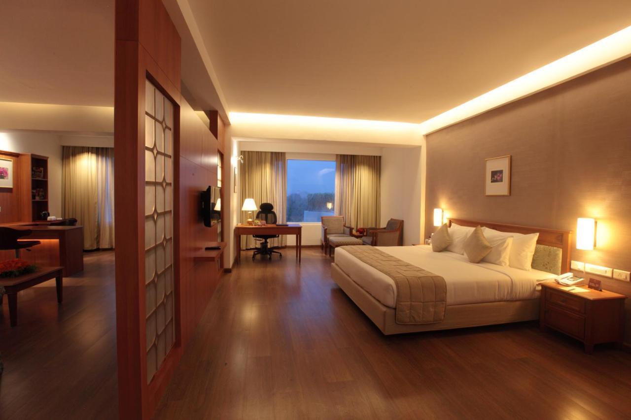 Monsoon Empress Kochi Hotell Exteriör bild