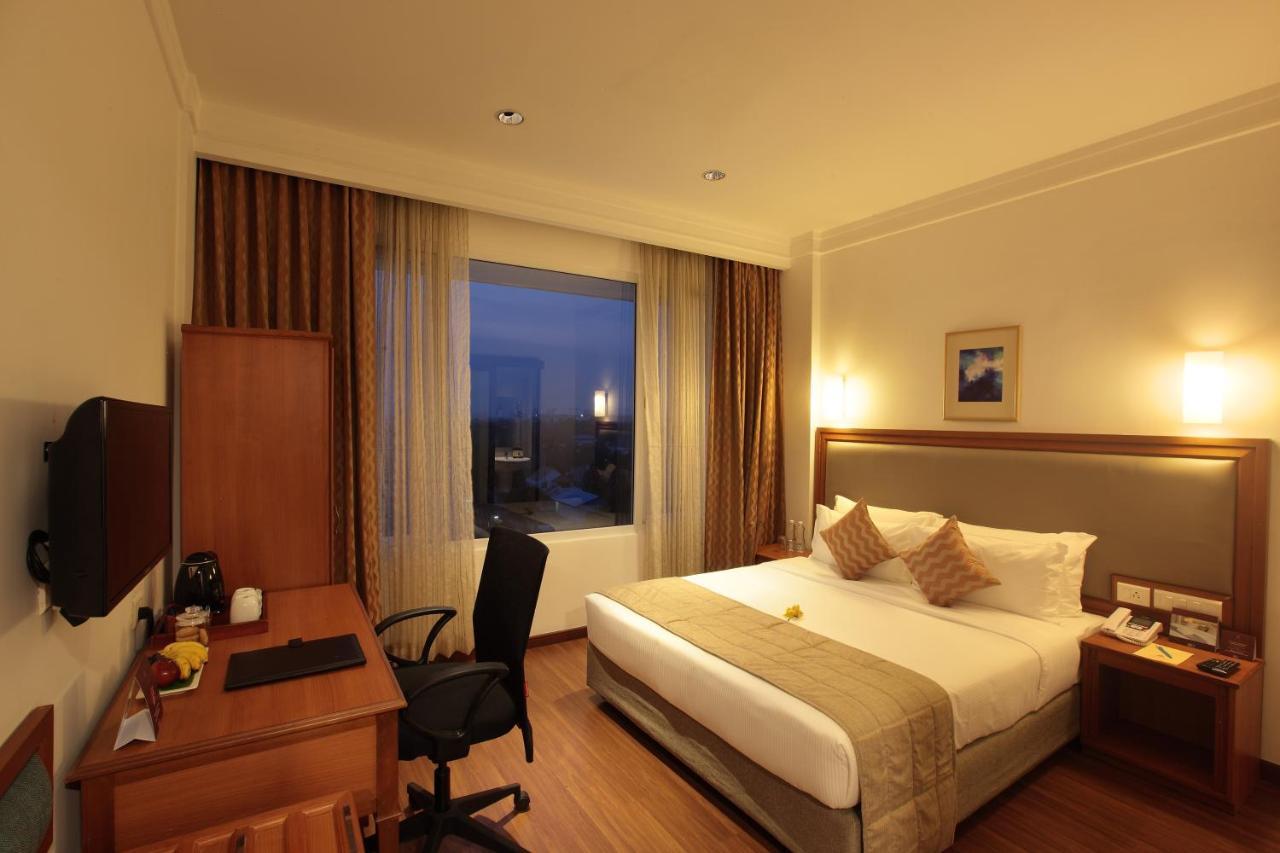 Monsoon Empress Kochi Hotell Exteriör bild