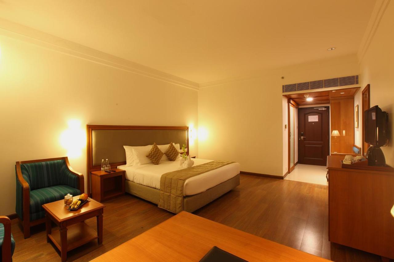 Monsoon Empress Kochi Hotell Exteriör bild