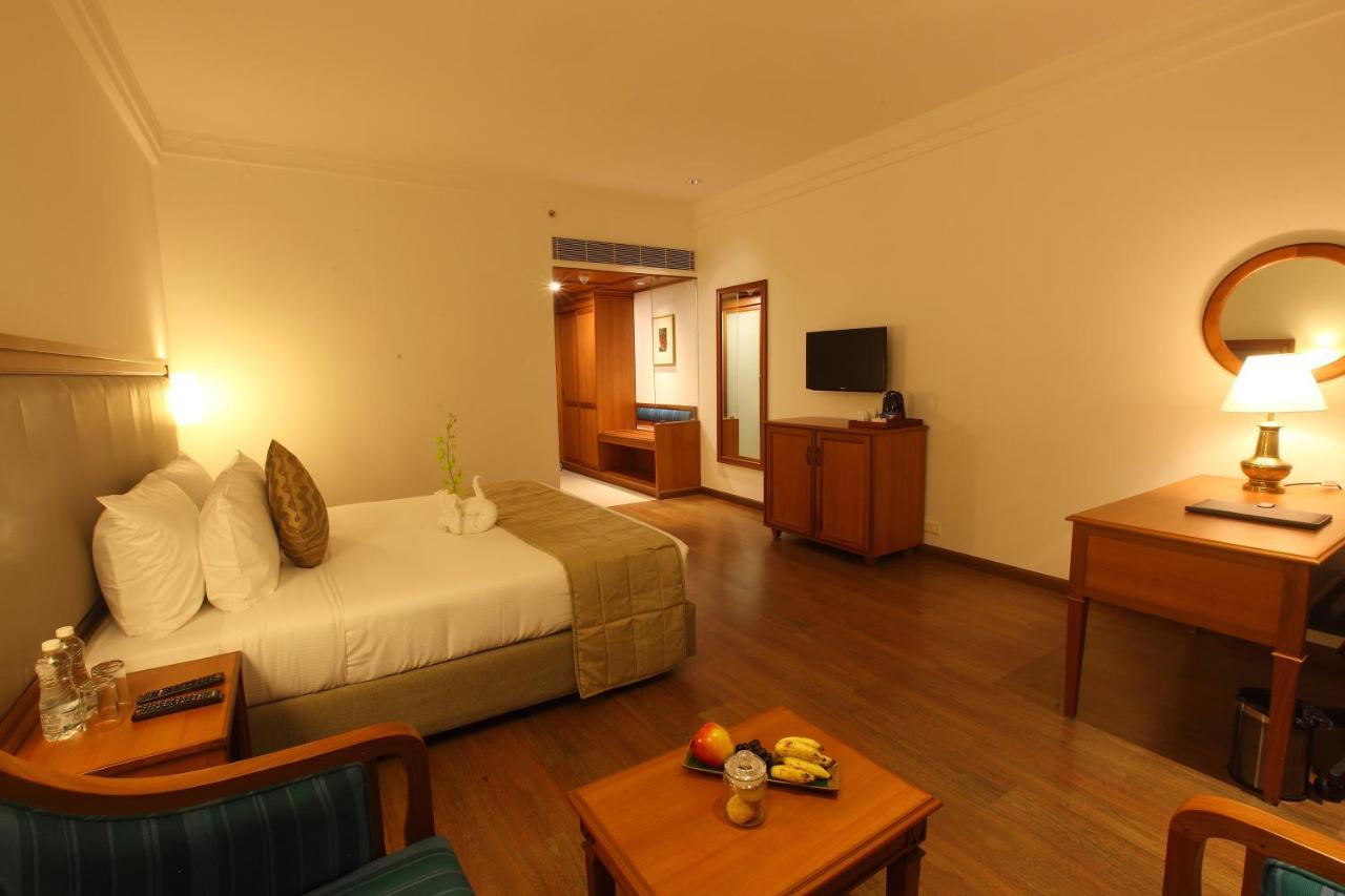 Monsoon Empress Kochi Hotell Exteriör bild