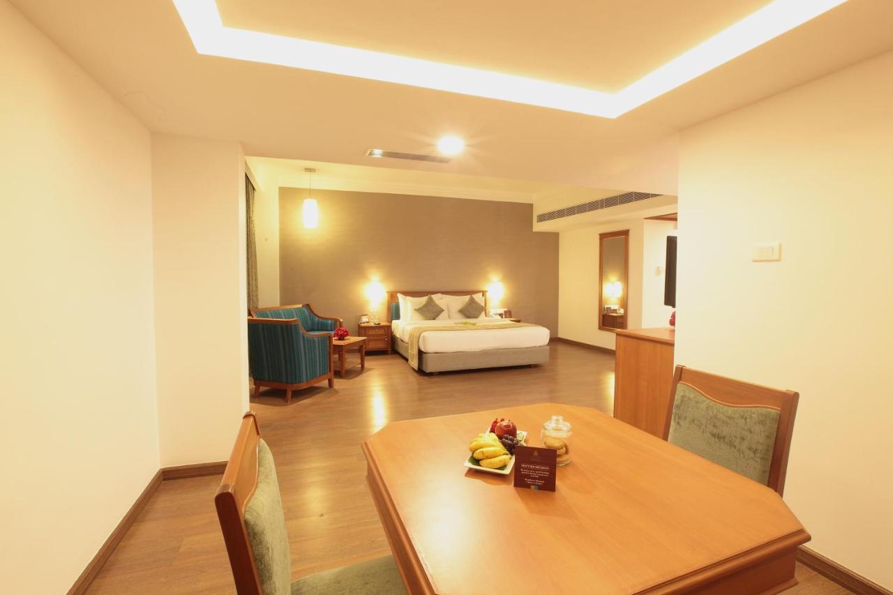 Monsoon Empress Kochi Hotell Exteriör bild