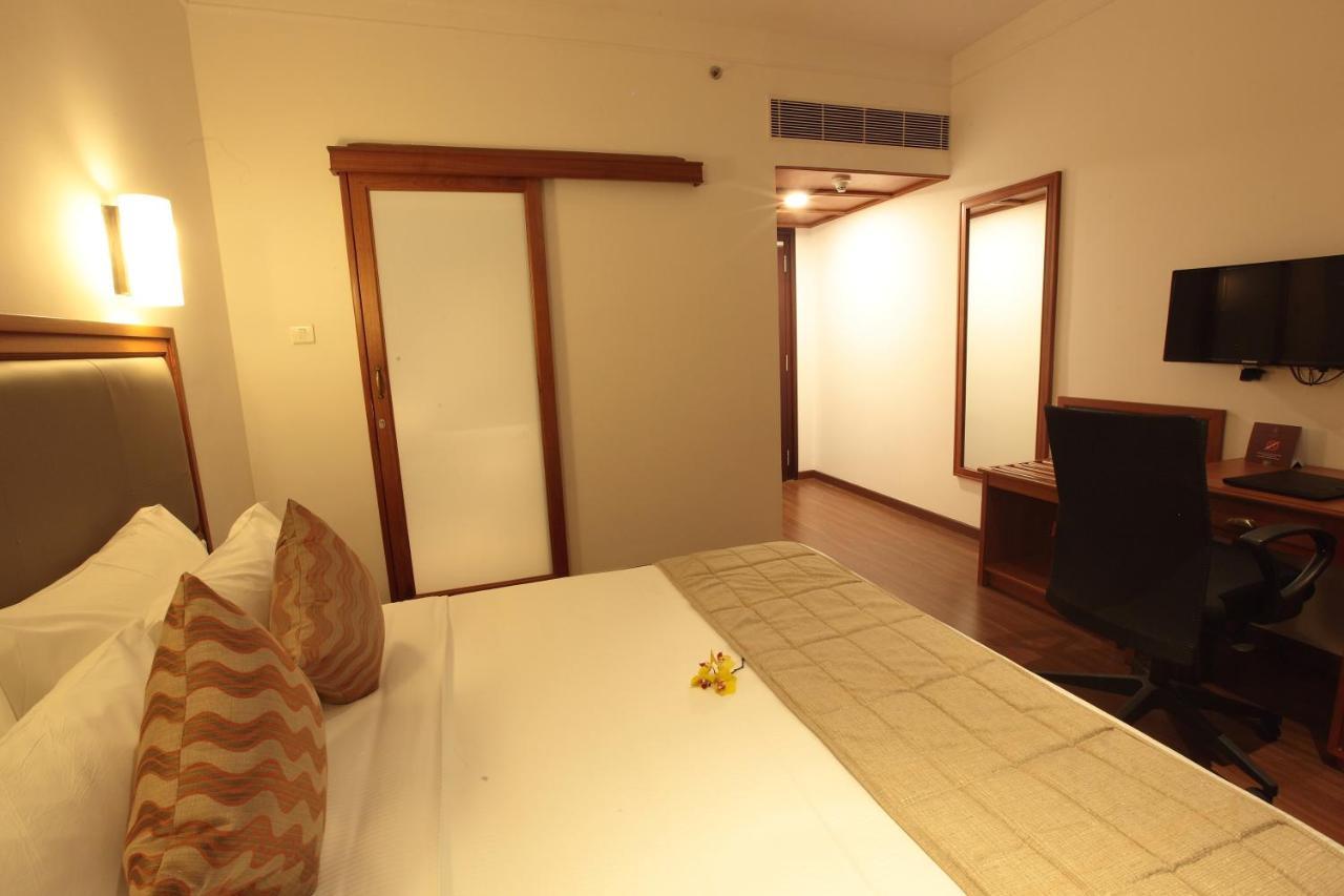 Monsoon Empress Kochi Hotell Exteriör bild